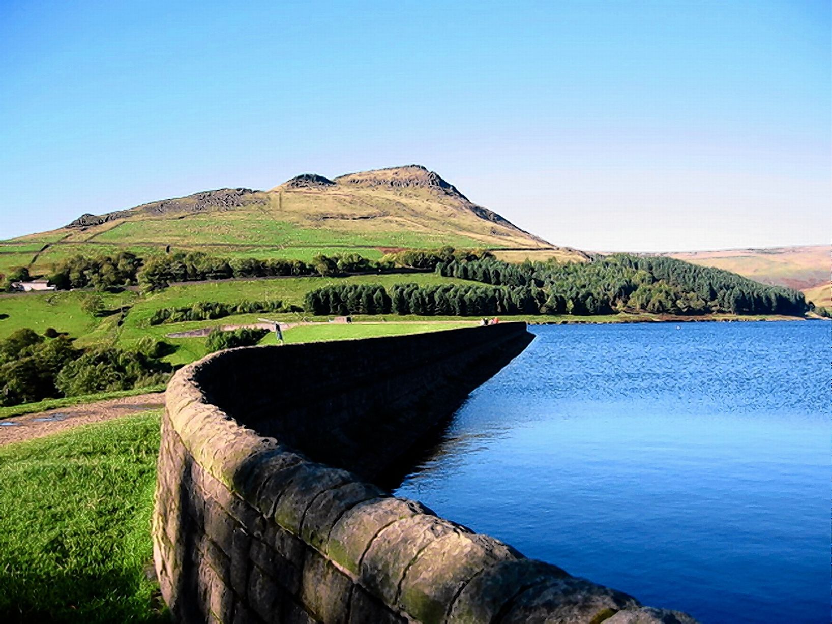 Top dog walks in Manchester according to Gudog - Dove Stone Reservoir